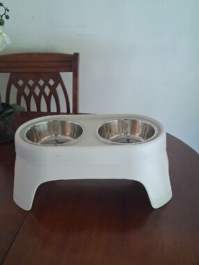 Cream Dual Elevated Pet Bowl Stand with Stainless Steel Bowls 8 X 16